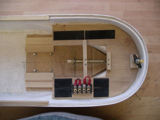 Walbut Dream, a 1:12 scale narrowboat | Model Boats